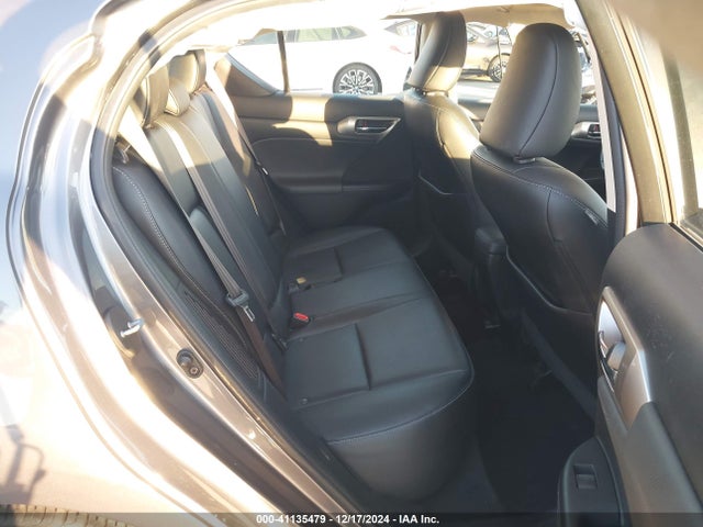 JTHKD5BHXH2280165 Lexus CT 200H