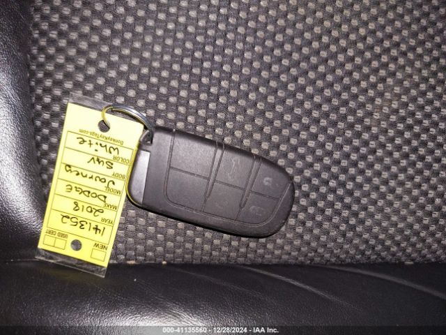 3C4PDCGBXJT141352 Dodge Journey Crossroad