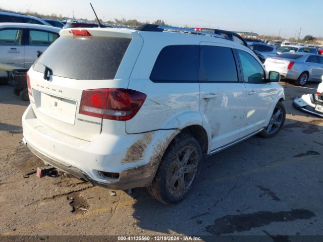 3C4PDCGBXJT141352 Dodge Journey Crossroad