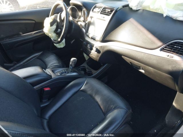 3C4PDCGBXJT141352 Dodge Journey Crossroad