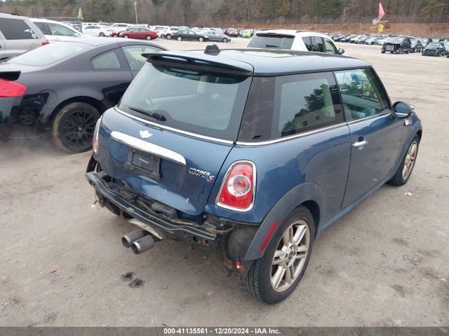 2011 MINI COOPER S WMWSV3C56BTY11030 Photo 3