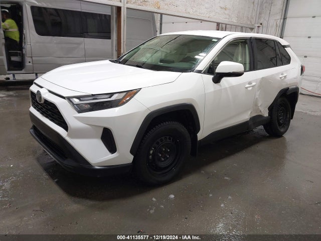 Toyota RAV4 LE 2023 JTMG1RFV7PD098191 Image 2