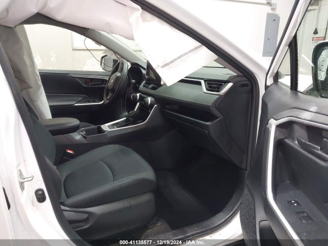 Toyota RAV4 LE 2023 JTMG1RFV7PD098191 Image 5