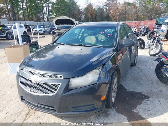 1G1PA5SHXE7419945 Chevrolet Cruze Ls Auto