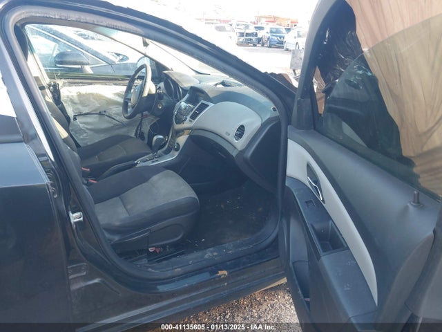 1G1PA5SHXE7419945 Chevrolet Cruze Ls Auto