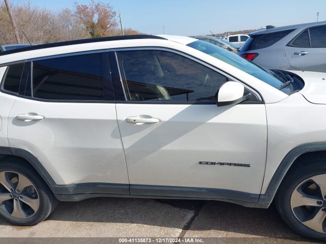 Jeep Compass Latitude Fwd 2018 3C4NJCBB6JT102264 Image 13
