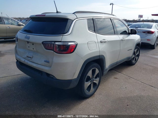Jeep Compass Latitude Fwd 2018 3C4NJCBB6JT102264 Image 4