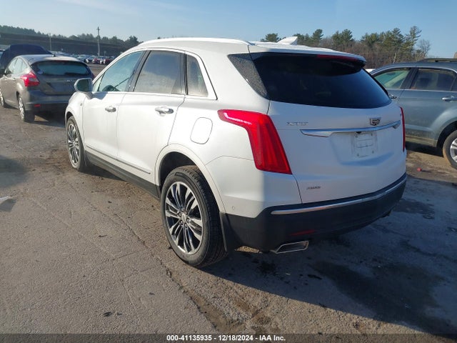2017 CADILLAC XT5 1GYKNERS5HZ198782 Photo 2