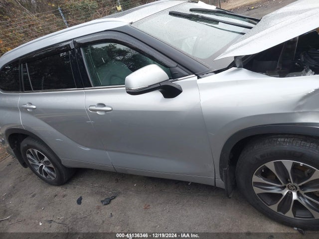 Toyota Highlander Xle 2022 5TDHZRBH5NS194013 Image 13