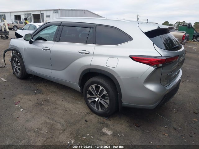 Toyota Highlander Xle 2022 5TDHZRBH5NS194013 Image 3
