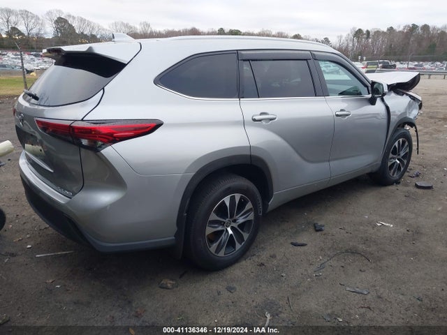 Toyota Highlander Xle 2022 5TDHZRBH5NS194013 Image 4