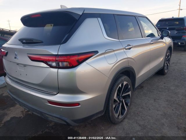 2022 MITSUBISHI OUTLANDER JA4J3TA87NZ063434 Photo 3