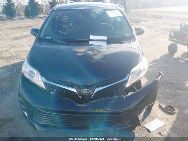 5TDKZ3DC8JS911678 Toyota Sienna Le 8 Passenger
