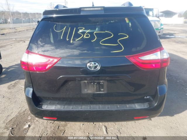 5TDKZ3DC8JS911678 Toyota Sienna Le 8 Passenger