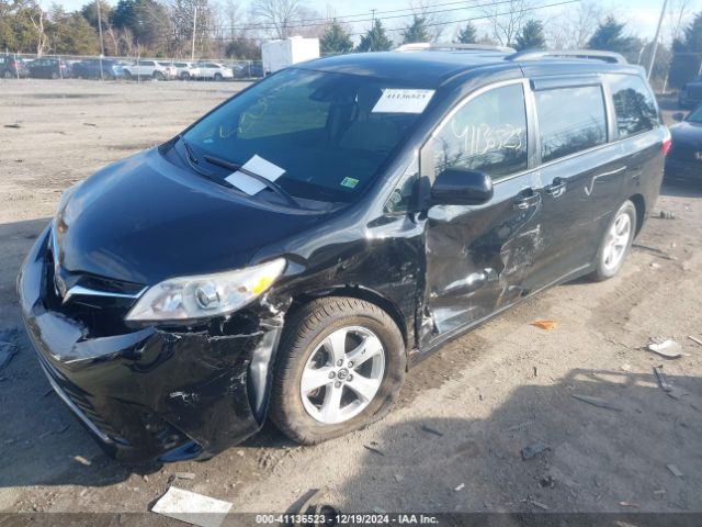 5TDKZ3DC8JS911678 Toyota Sienna Le 8 Passenger