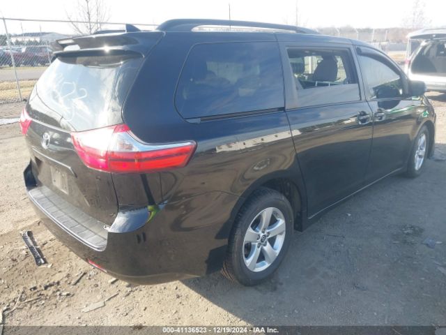 5TDKZ3DC8JS911678 Toyota Sienna Le 8 Passenger