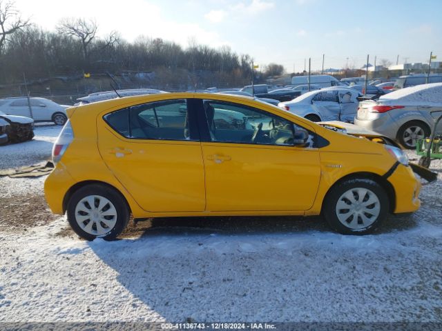 JTDKDTB36E1073560 Toyota Prius C One