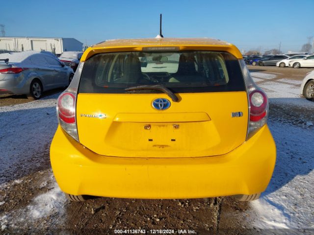 JTDKDTB36E1073560 Toyota Prius C One