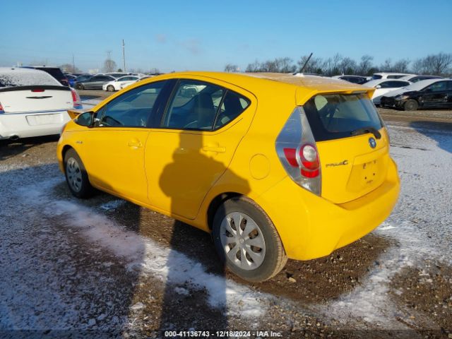 JTDKDTB36E1073560 Toyota Prius C One