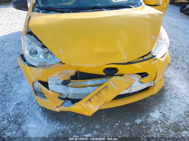 JTDKDTB36E1073560 Toyota Prius C One