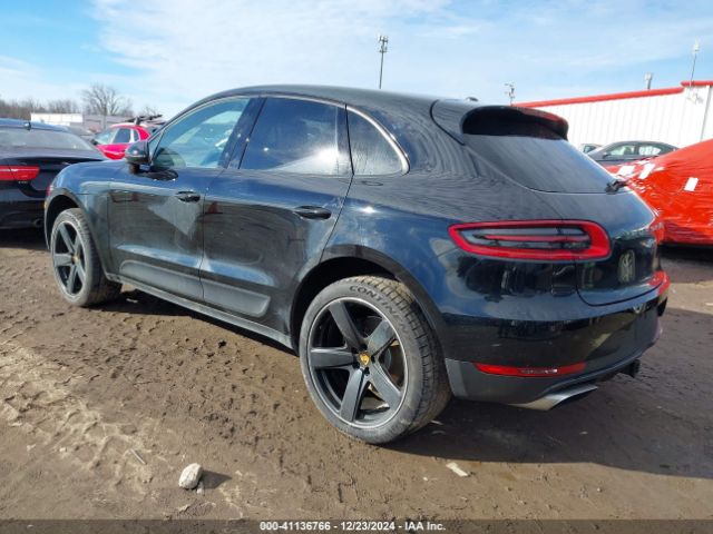 2017 PORSCHE MACAN WP1AA2A53HLB03199 Photo 2