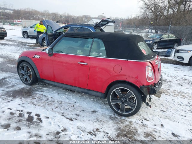2011 MINI COOPER S WMWZP3C54BT249251 Photo 2