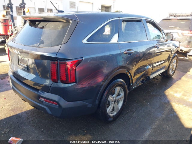 KIA SORENTO LX 2023 5XYRG4LC3PG200620 Image 4