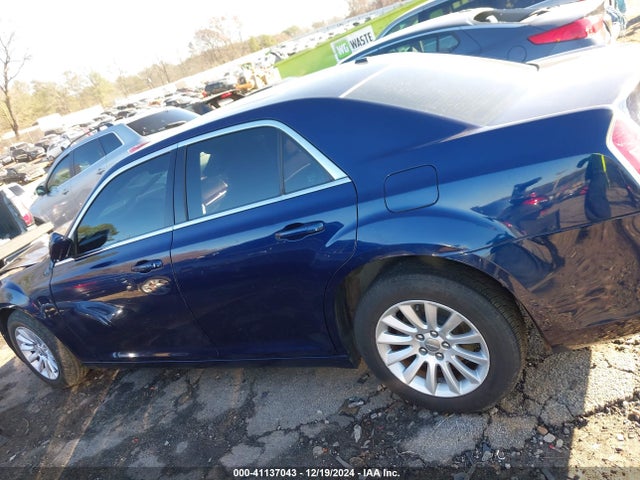 Chrysler 300 2014 2C3CCAAG4EH376214 Image 13