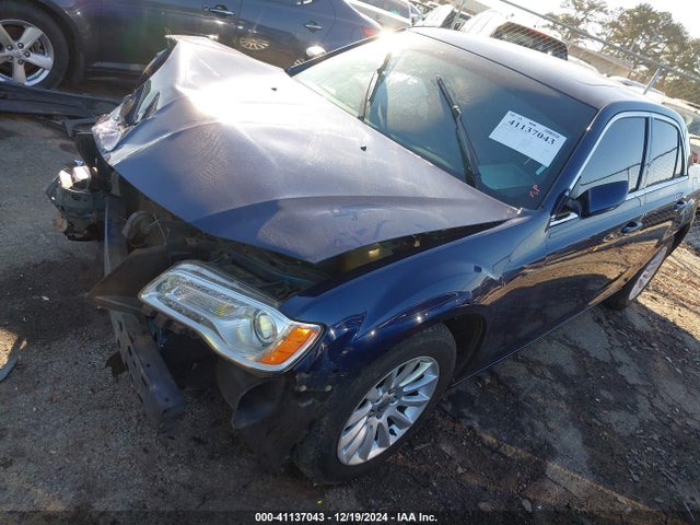 Chrysler 300 2014 2C3CCAAG4EH376214 Image 2