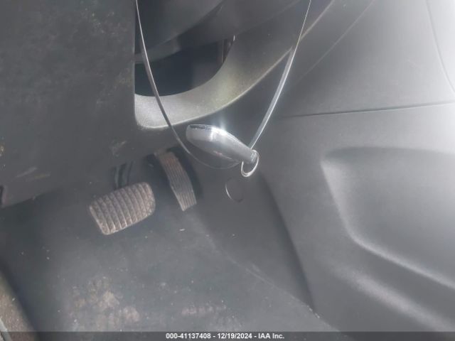 2GNAXJEV9J6241355 Chevrolet EQUINOX LT