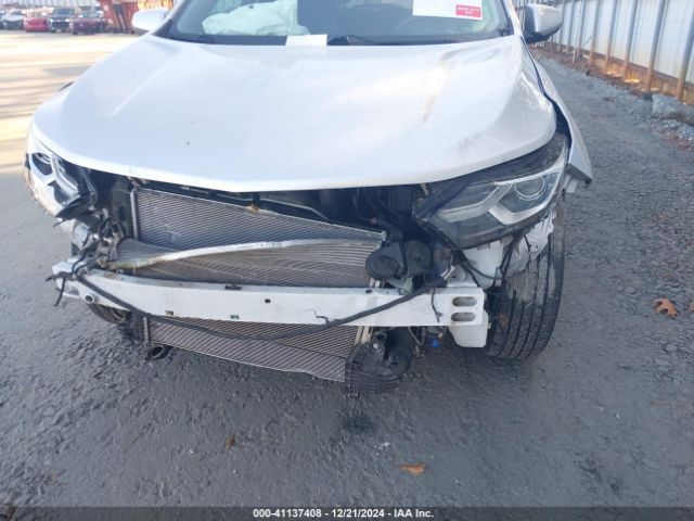 2GNAXJEV9J6241355 Chevrolet EQUINOX LT