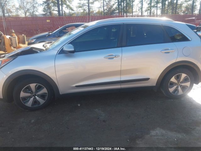 KNDCB3LC9H5088222 KIA NIRO LX