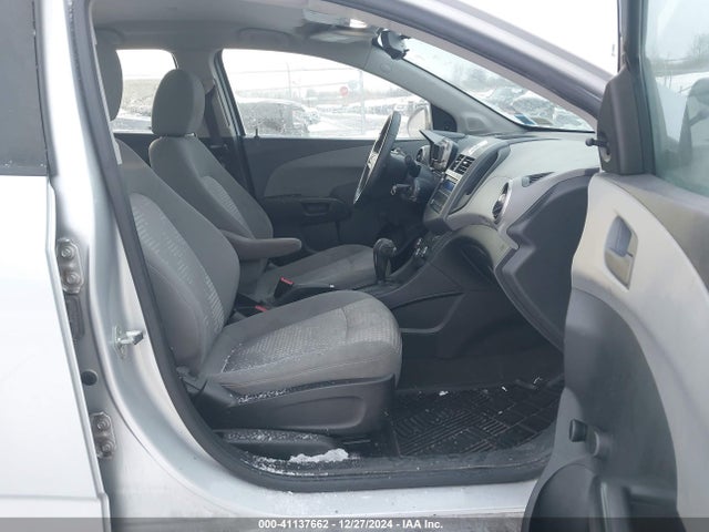 Chevrolet Sonic Ls Auto 2015 1G1JA5SH0F4115600 Image 4