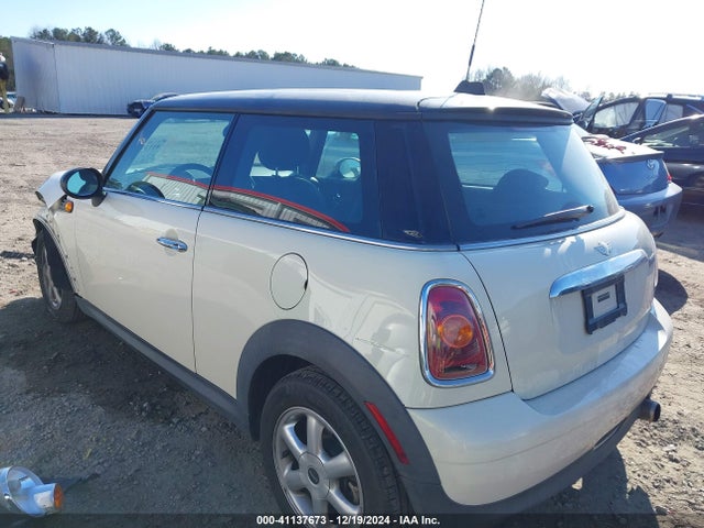 2008 MINI COOPER WMWMF33518TT63536 Photo 2
