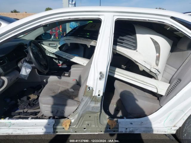 4T1BD1FK2HU209655 Toyota Camry Hybrid Le
