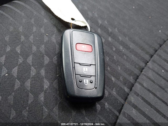 Toyota Prius Two 2017 JTDKBRFU4H3567551 Image 11