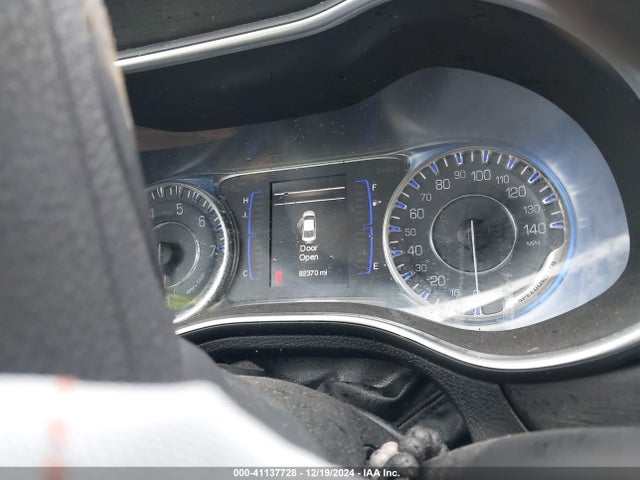 Chrysler 200 Limited 2015 1C3CCCAB4FN750443 Image 16