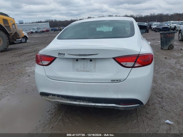 Chrysler 200 Limited 2015 1C3CCCAB4FN750443 Image 17