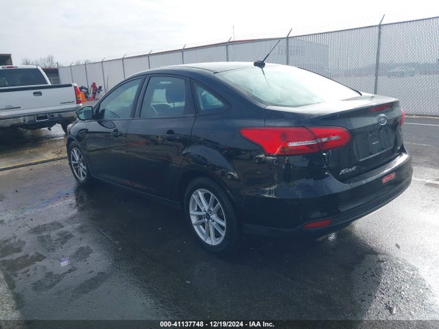 Ford FOCUS SE 2017 1FADP3F22HL291947 Image 3