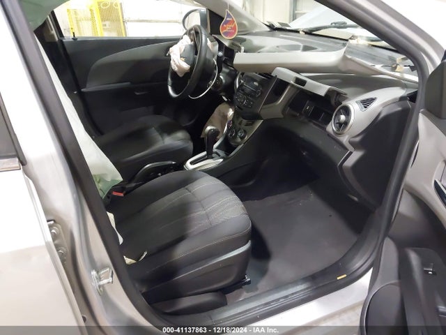 1G1JC5SG9F4133627 Chevrolet Sonic Lt Auto
