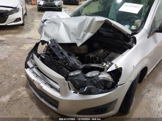 1G1JC5SG9F4133627 Chevrolet Sonic Lt Auto