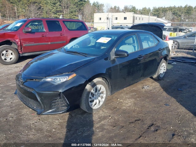 Toyota COROLLA LE 2018 2T1BURHE2JC044378 Image 2