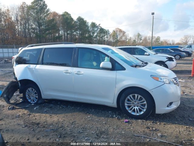5TDYZ3DC3HS772192 Toyota Sienna Xle/limited