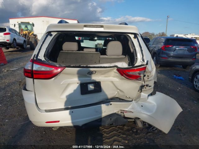 5TDYZ3DC3HS772192 Toyota Sienna Xle/limited