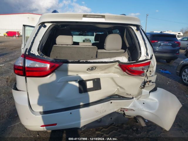 5TDYZ3DC3HS772192 Toyota Sienna Xle/limited