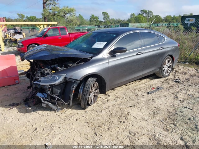 Chrysler 200 Limited 2015 1C3CCCAB2FN598341 Image 2