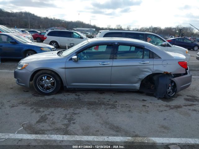 1C3CCBCGXEN152813 Chrysler 200 Limited