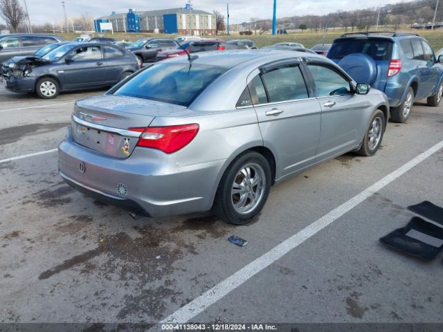 2014 CHRYSLER 200 1C3CCBCGXEN152813 Photo 3