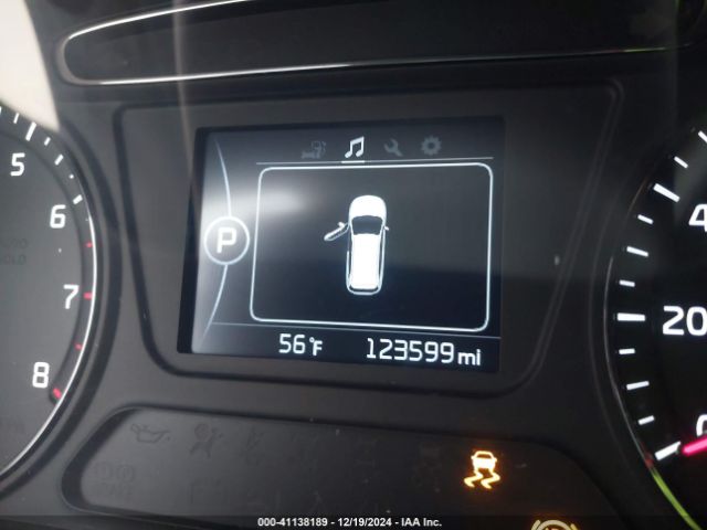 5XYPG4A56HG201659 KIA Sorento 3.3l Lx