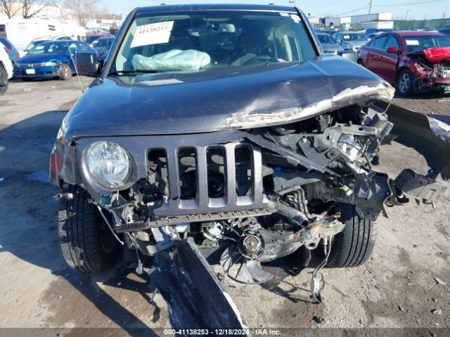 1C4NJRFB9GD522287 Jeep Patriot Latitude
